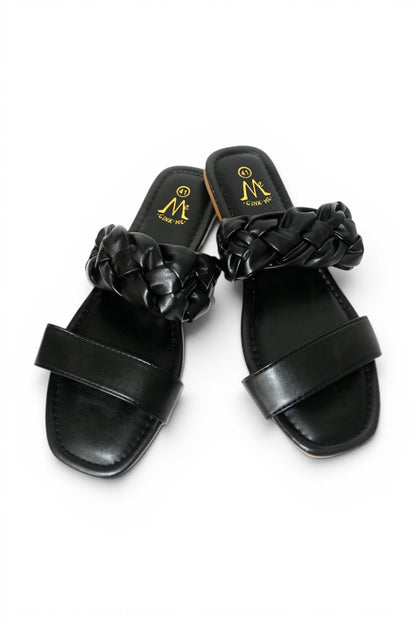 sandalia negra de talla grande para mujer