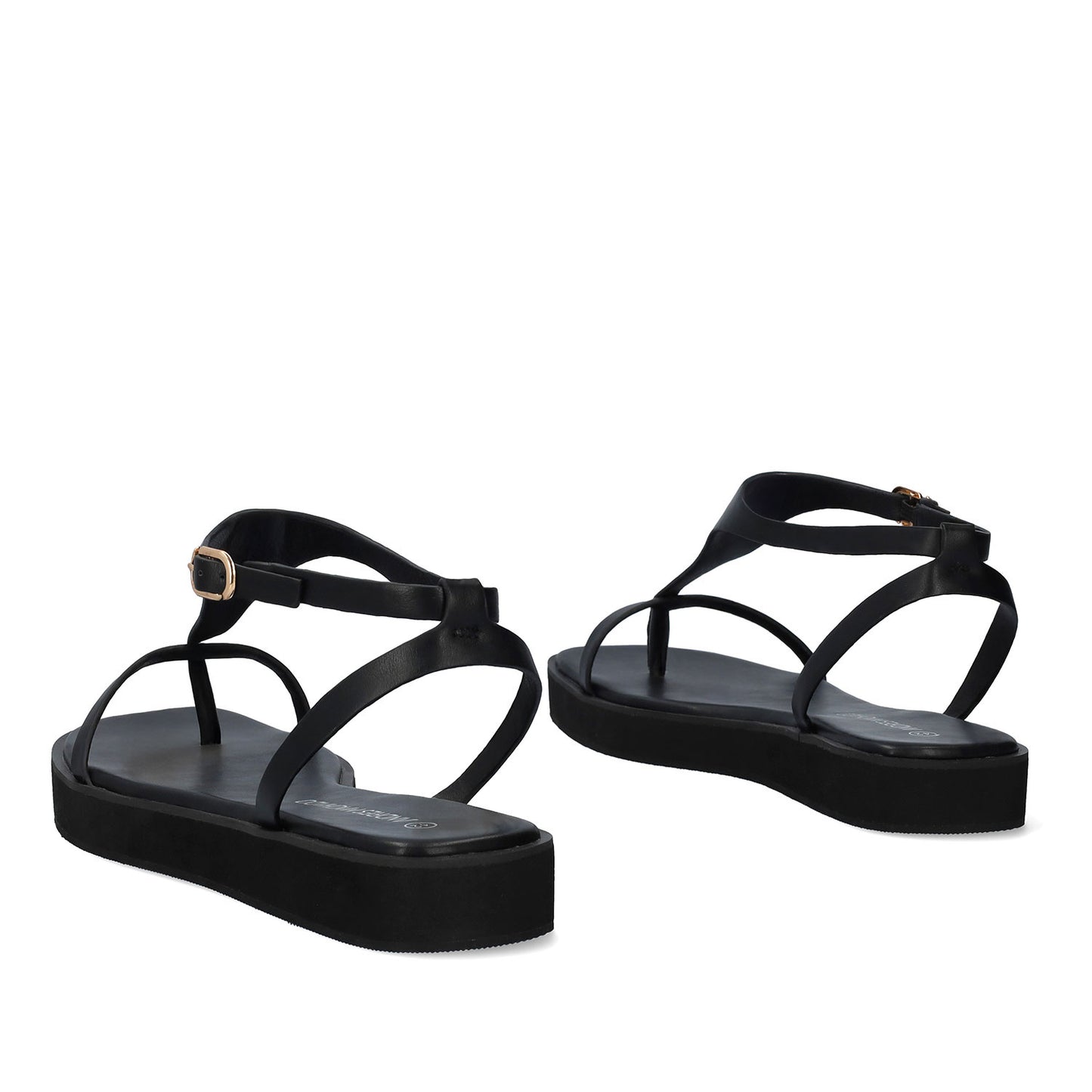 sandalia de mujer de color negro y diseño de tiras de talla grande