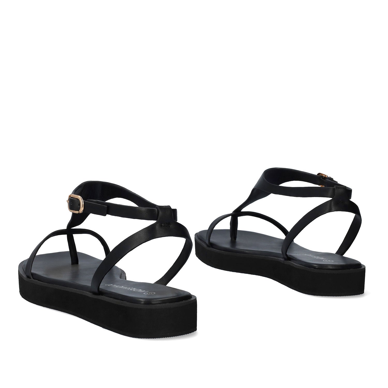 sandalia de mujer de color negro y diseño de tiras de talla grande