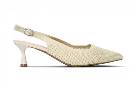 Slingback de punta fina con textura calada