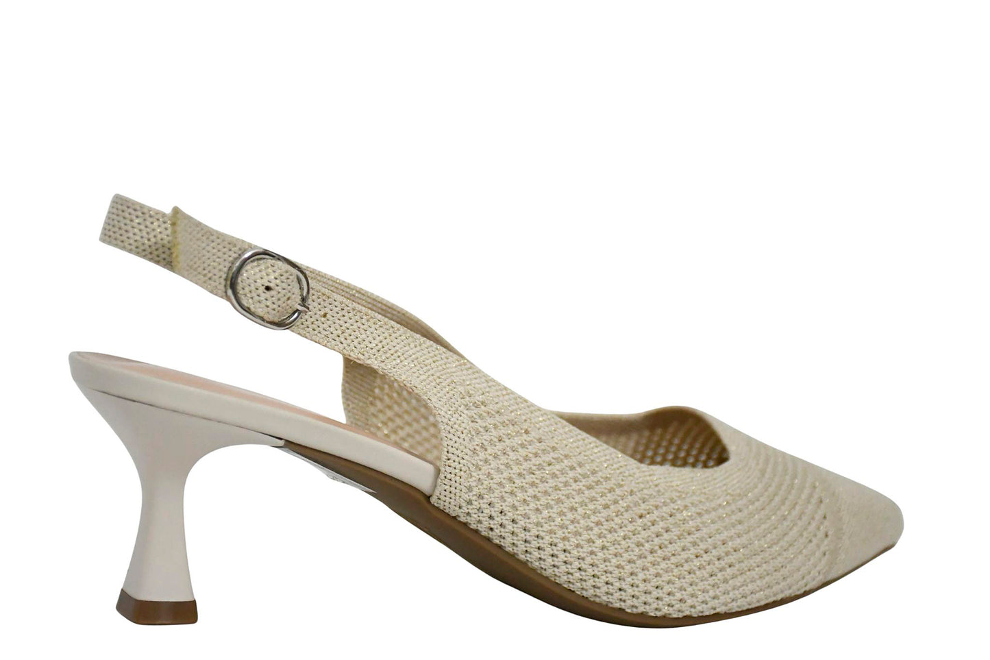 Slingback de punta fina con textura calada